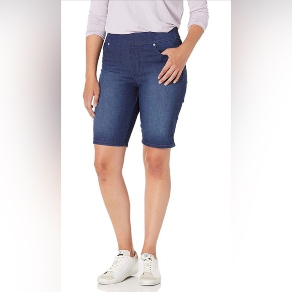 NWT Gloria Vanderbilt Women's Avery Pull‎ on Bermuda Short